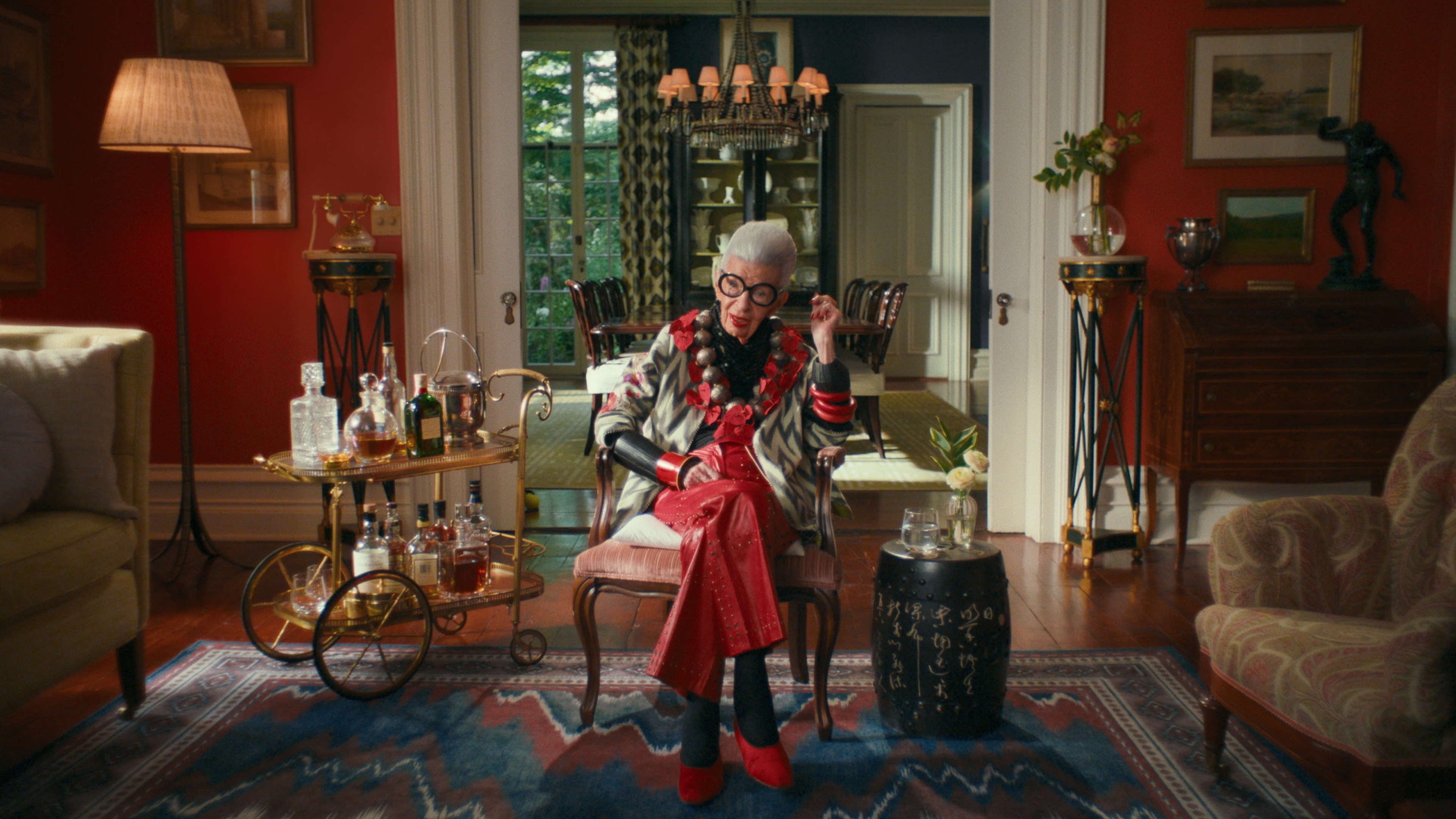 Iris Apfel in a Ruggable testimonial